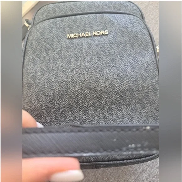 Michael Kors Jet Set Medium Flight Crossbody with silver hardware EUC - Picture 8 of 10